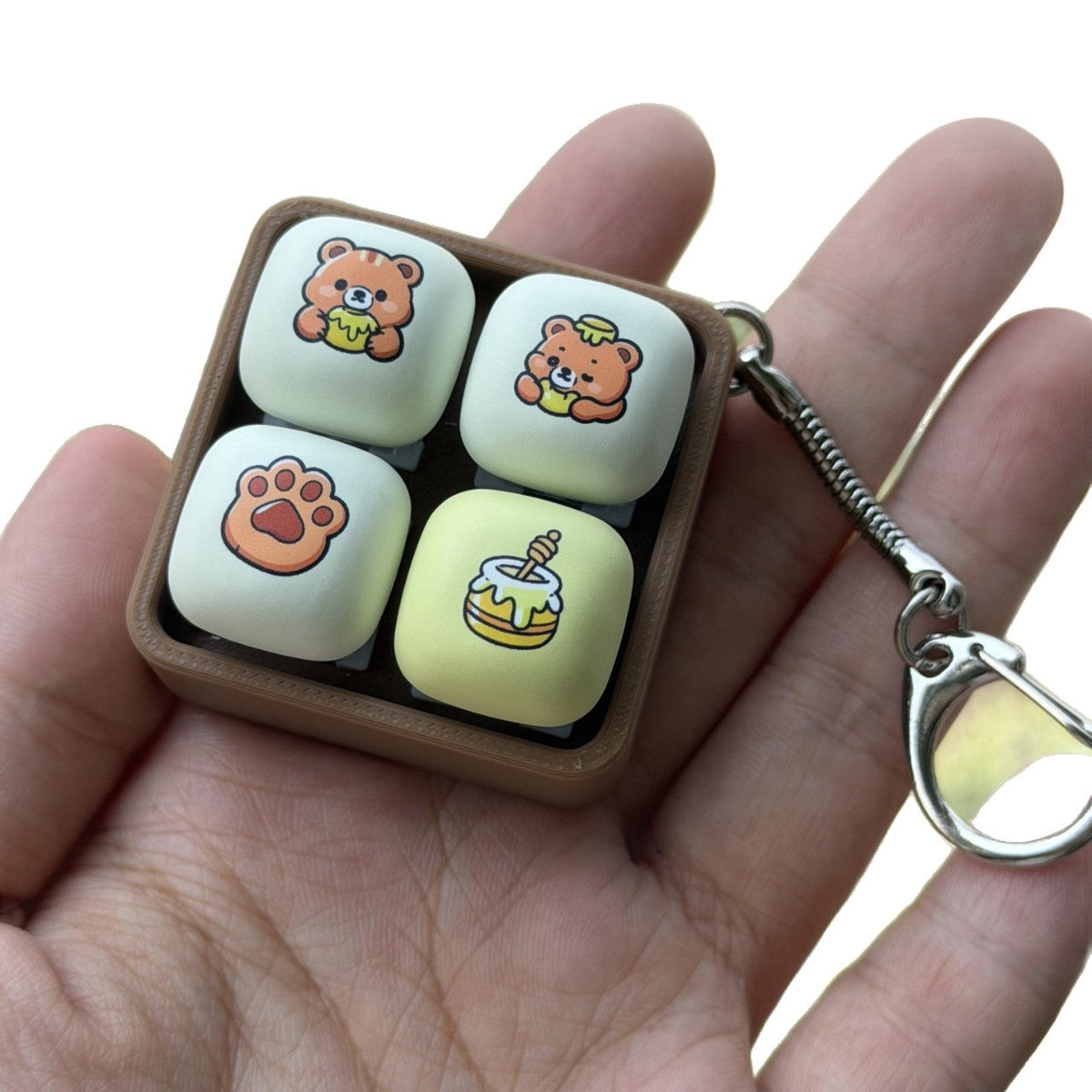 Animal Tray 4-Key keycap clicker keychain, Bear Brown, Grid